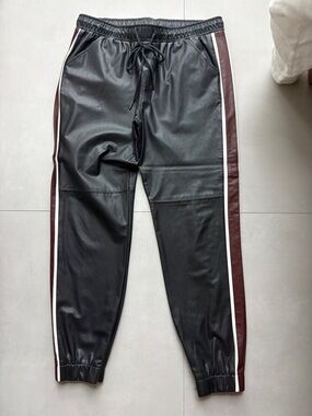 David Lerner Navy w/Side stripe Faux Leather Joggers Medium